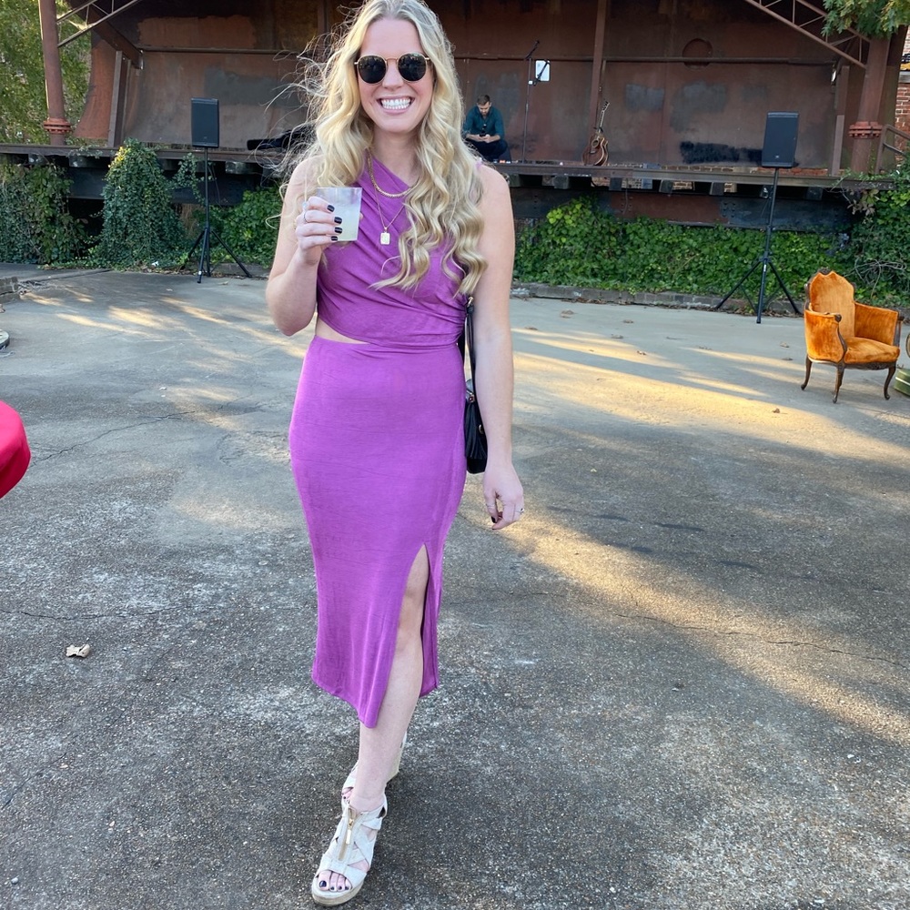 purple dress